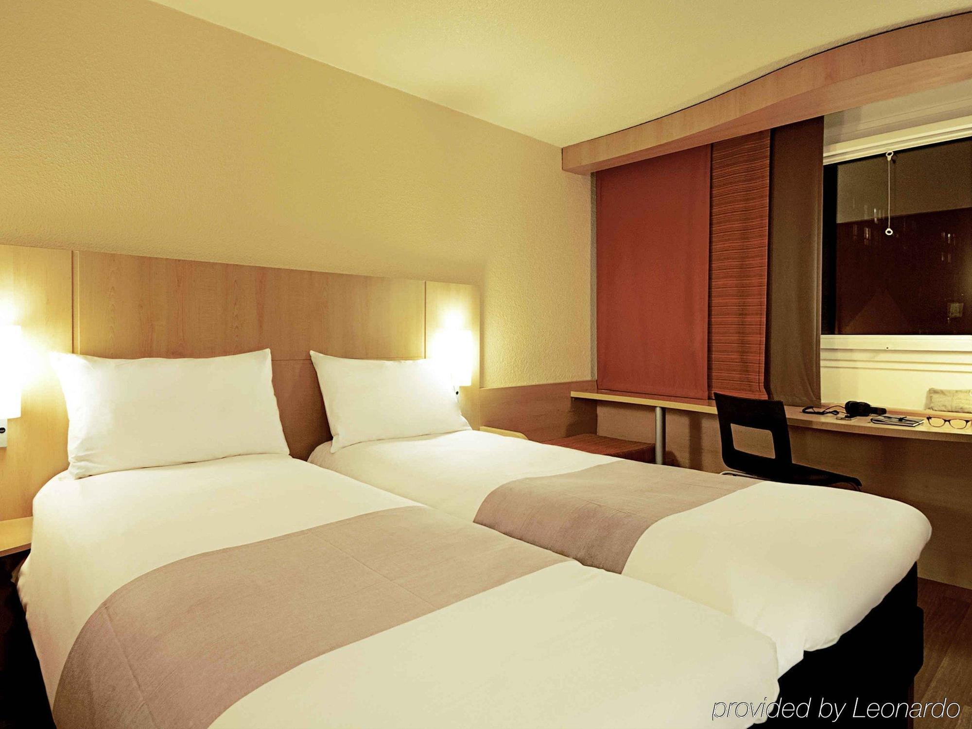 ibis Bochum Zentrum Exterior foto